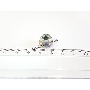 Гайка шпильки крышки клапанов Ланос 1,6 GM 94515344