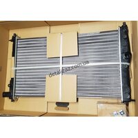 Радиатор охлаждения Ланос с кондиционером Nissens 61654