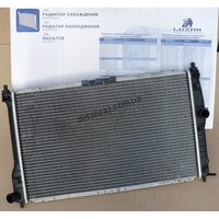 Радиатор охлаждения на машину с кондиционером Ланос Luzar 0561b